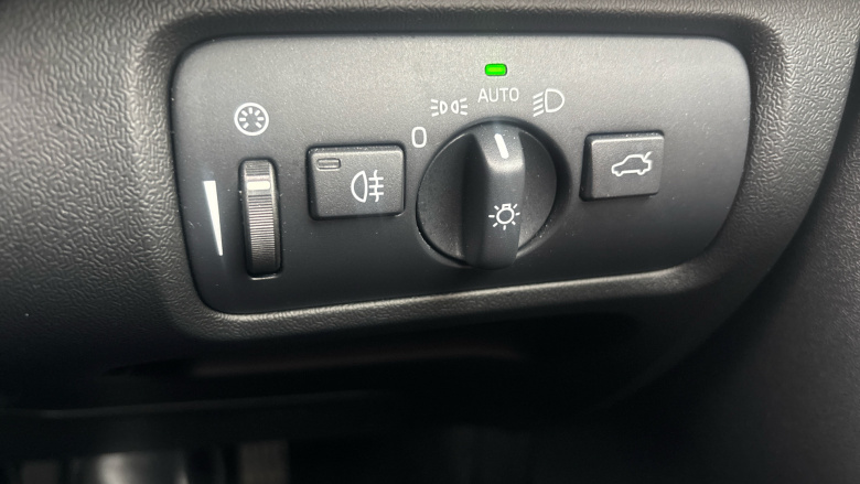 Volvo V40 D2 [120] Cross Country Pro 5dr Geartronic Diesel Hatchback